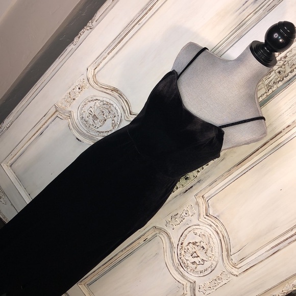 AZAZIE Beautiful Black Velvet High Front Leg Slit Optional Removable Straps S/C - Picture 3 of 16